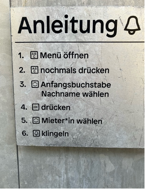 Fotos: Eingang Zollstrasse 117 mit Anleitung Klingelsystem
