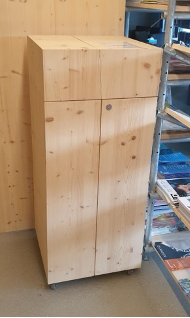 Bild: Beamerschrank